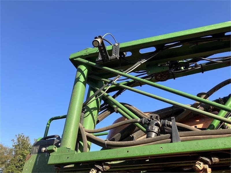 Amazone UX 4200 24m - Getrokken veldspuit: afbeelding 4 Amazone UX 4200 24m - Getrokken veldspuit: afbeelding 4