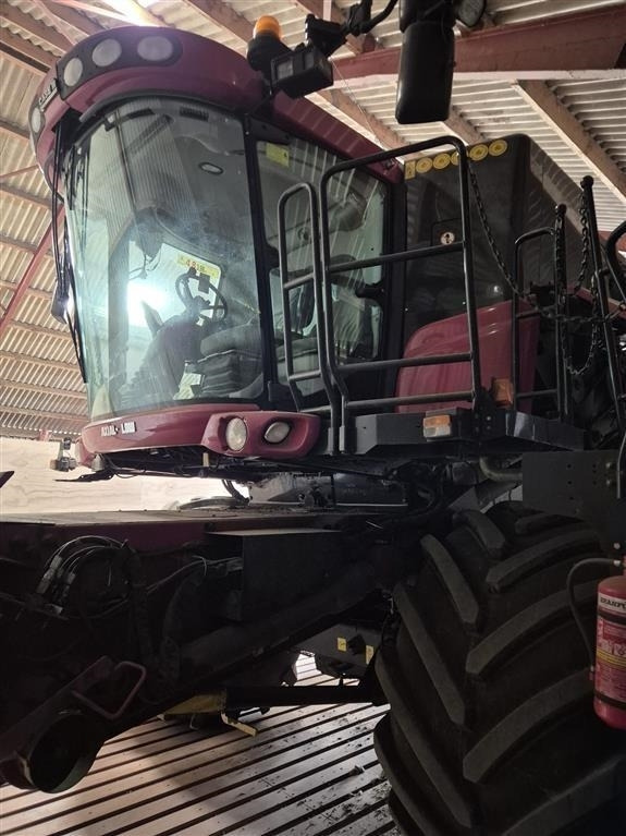 Case IH Axial-Flow 8010 MacDon skærebord - Maaidorser: afbeelding 3 Case IH Axial-Flow 8010 MacDon skærebord - Maaidorser: afbeelding 3