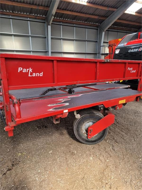 Massey Ferguson >190 bigpallepresser Parkland Ballevogn - Vierkante balenpers: afbeelding 5 Massey Ferguson >190 bigpallepresser Parkland Ballevogn - Vierkante balenpers: afbeelding 5