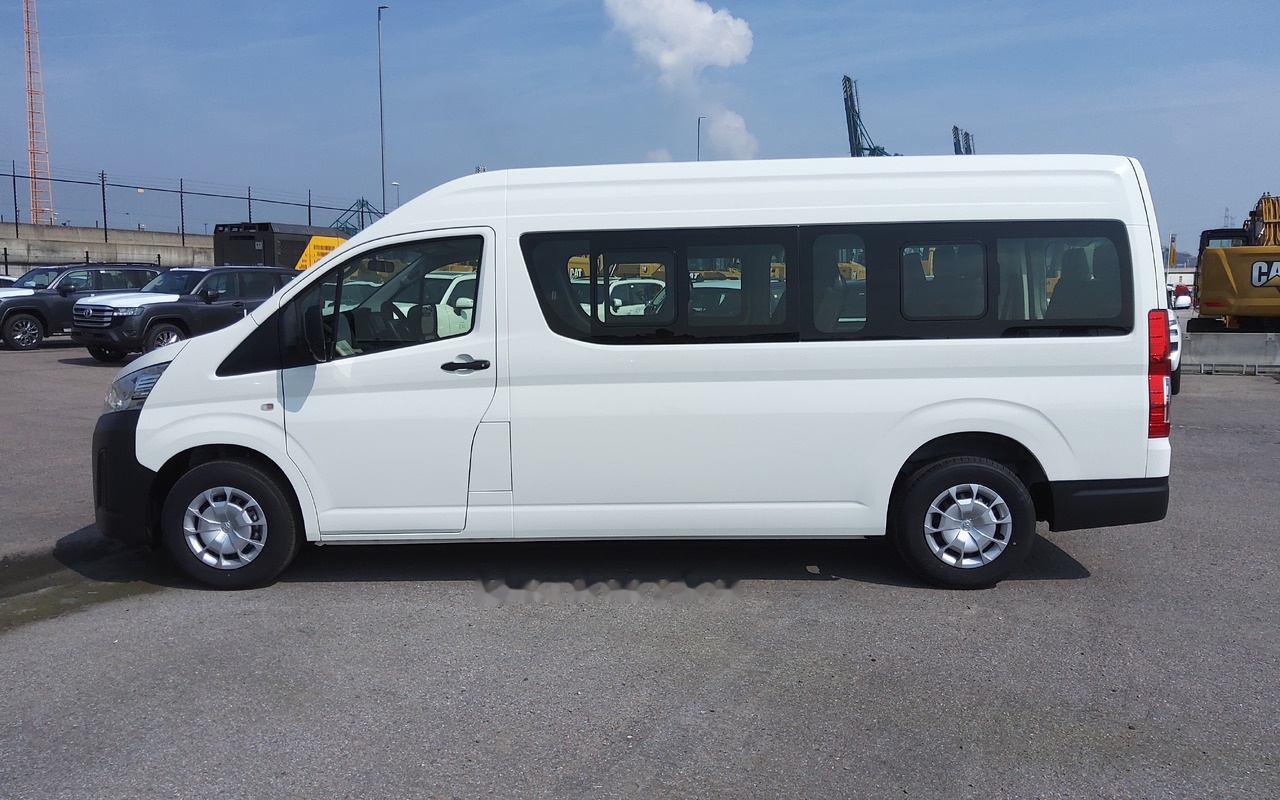 Toyota Hiace HIGH ROOF / TOIT HAUT 2.8L Diesel Manual base - Minibus, Personenvervoer: afbeelding 4 Toyota Hiace HIGH ROOF / TOIT HAUT 2.8L Diesel Manual base - Minibus, Personenvervoer: afbeelding 4