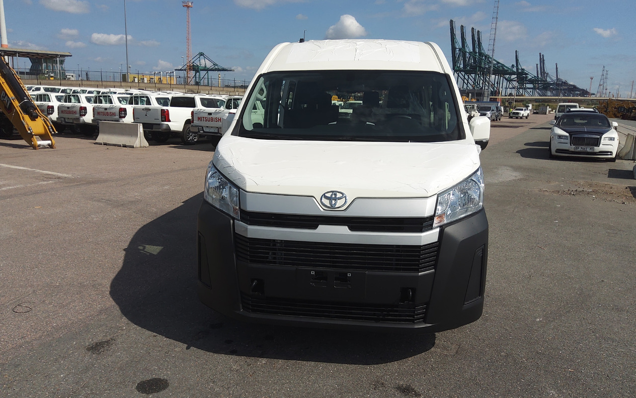 Toyota Hiace HIGH ROOF / TOIT HAUT 3.5L Petrol Manual - Minibus, Personenvervoer: afbeelding 2 Toyota Hiace HIGH ROOF / TOIT HAUT 3.5L Petrol Manual - Minibus, Personenvervoer: afbeelding 2