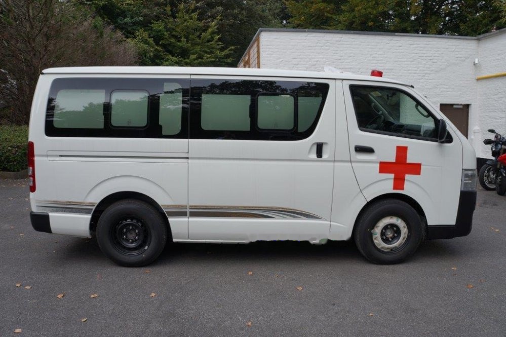 Toyota Hiace STANDARD ROOF ambulance 2.5L Diesel Manual - Minibus, Personenvervoer: afbeelding 3 Toyota Hiace STANDARD ROOF ambulance 2.5L Diesel Manual - Minibus, Personenvervoer: afbeelding 3