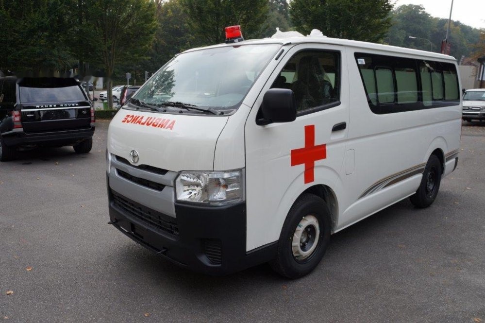 Toyota Hiace STANDARD ROOF ambulance 2.5L Diesel Manual - Minibus, Personenvervoer: afbeelding 1 Toyota Hiace STANDARD ROOF ambulance 2.5L Diesel Manual - Minibus, Personenvervoer: afbeelding 1