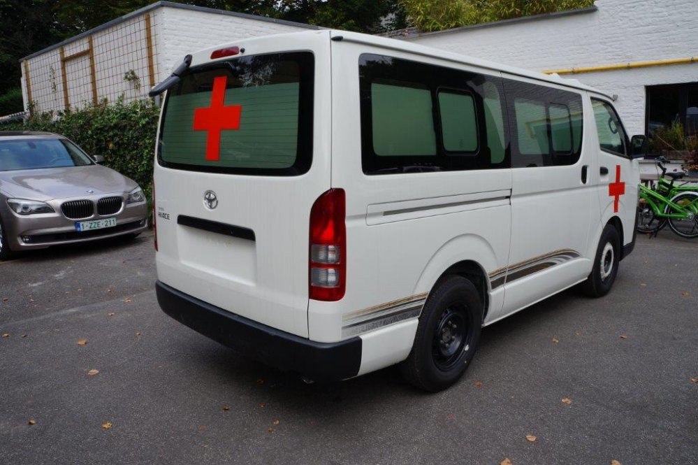 Toyota Hiace STANDARD ROOF ambulance 2.5L Diesel Manual - Minibus, Personenvervoer: afbeelding 4 Toyota Hiace STANDARD ROOF ambulance 2.5L Diesel Manual - Minibus, Personenvervoer: afbeelding 4