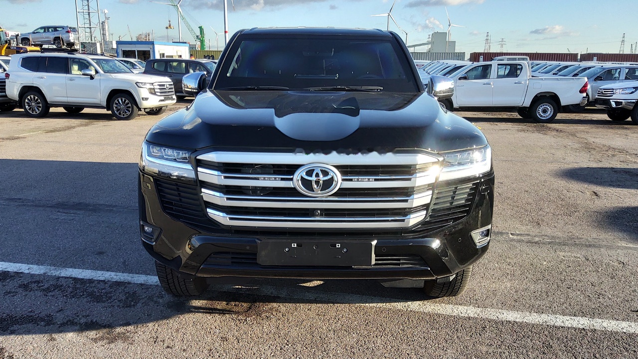 Toyota Land Cruiser 300 V6 VX 7 SEATERS / PLACES 3.5L Petrol Automatic VXVHO - Personenwagen: afbeelding 2 Toyota Land Cruiser 300 V6 VX 7 SEATERS / PLACES 3.5L Petrol Automatic VXVHO - Personenwagen: afbeelding 2