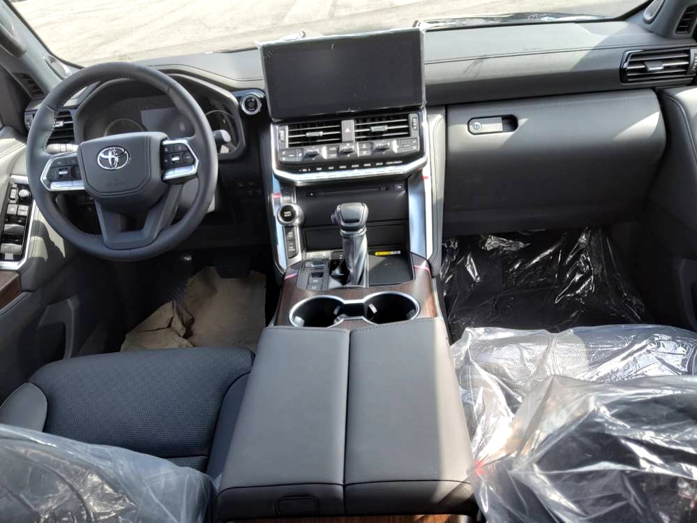 Nieuw SUV Toyota Land Cruiser 300 V6 VXR ZX 7 SEATERS / PLACES 3.5L Petrol Automatic AEOB: afbeelding 8 Nieuw SUV Toyota Land Cruiser 300 V6 VXR ZX 7 SEATERS / PLACES 3.5L Petrol Automatic AEOB: afbeelding 8