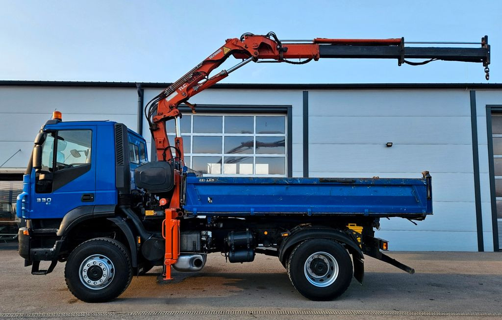 Iveco Trakker 190T33 4x4 Euro5 Kran Atlas 120.2E Funk Iveco Trakker 190T33 4x4 Euro5 Kran Atlas 120.2E Funk - Kipper vrachtwagen, Kraanwagen: afbeelding 2 Iveco Trakker 190T33 4x4 Euro5 Kran Atlas 120.2E Funk Iveco Trakker 190T33 4x4 Euro5 Kran Atlas 120.2E Funk - Kipper vrachtwagen, Kraanwagen: afbeelding 2