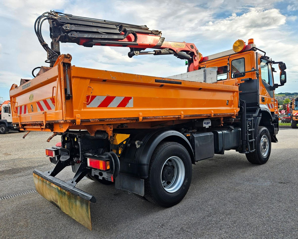 Iveco Trakker 190T33 4x4 Euro5 Kran Palfinger Funk - Kipper vrachtwagen, Kraanwagen: afbeelding 3 Iveco Trakker 190T33 4x4 Euro5 Kran Palfinger Funk - Kipper vrachtwagen, Kraanwagen: afbeelding 3