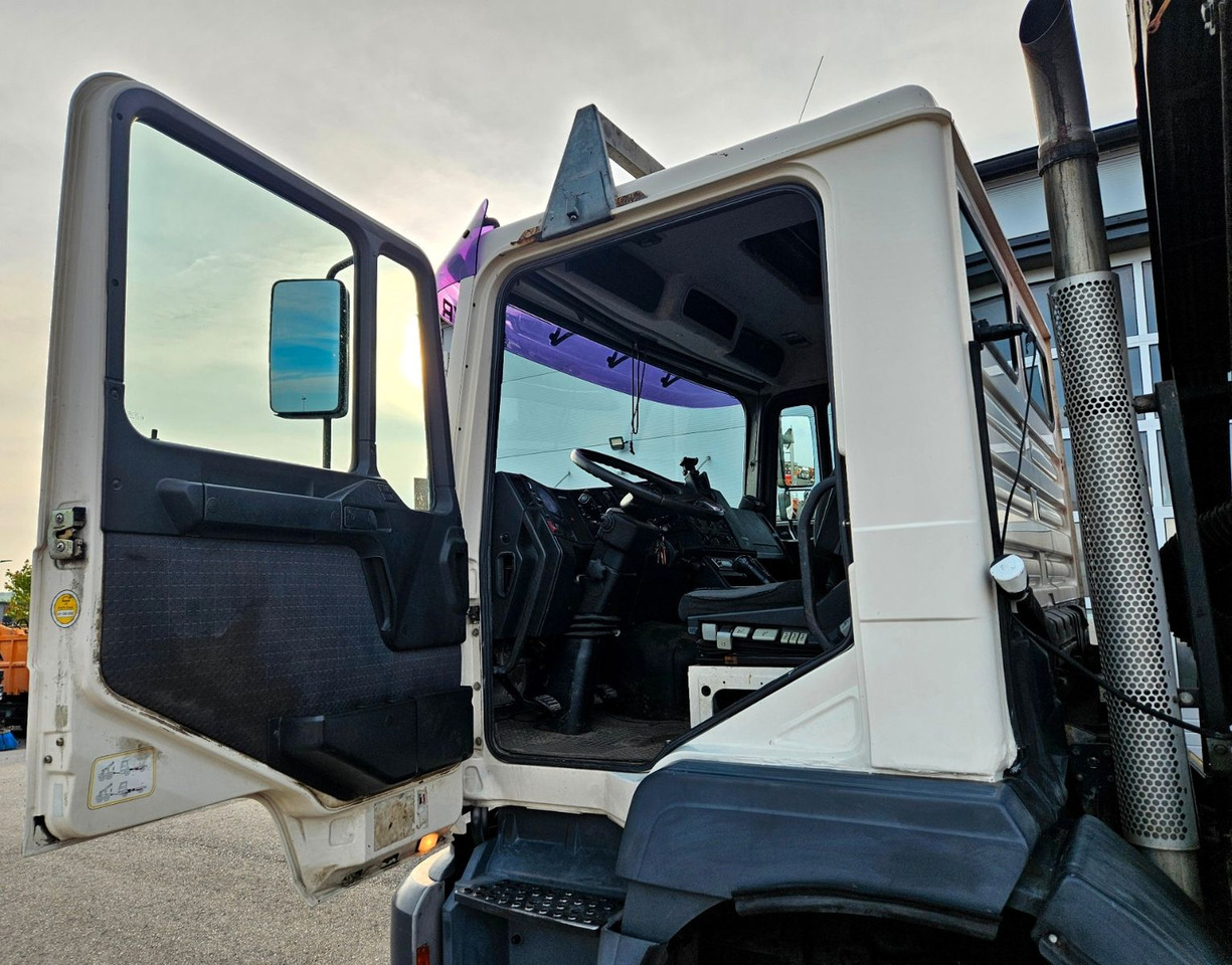 Kraanwagen MAN FE310 A 4x4 Palfinger PK16502 Funk Kran: afbeelding 13