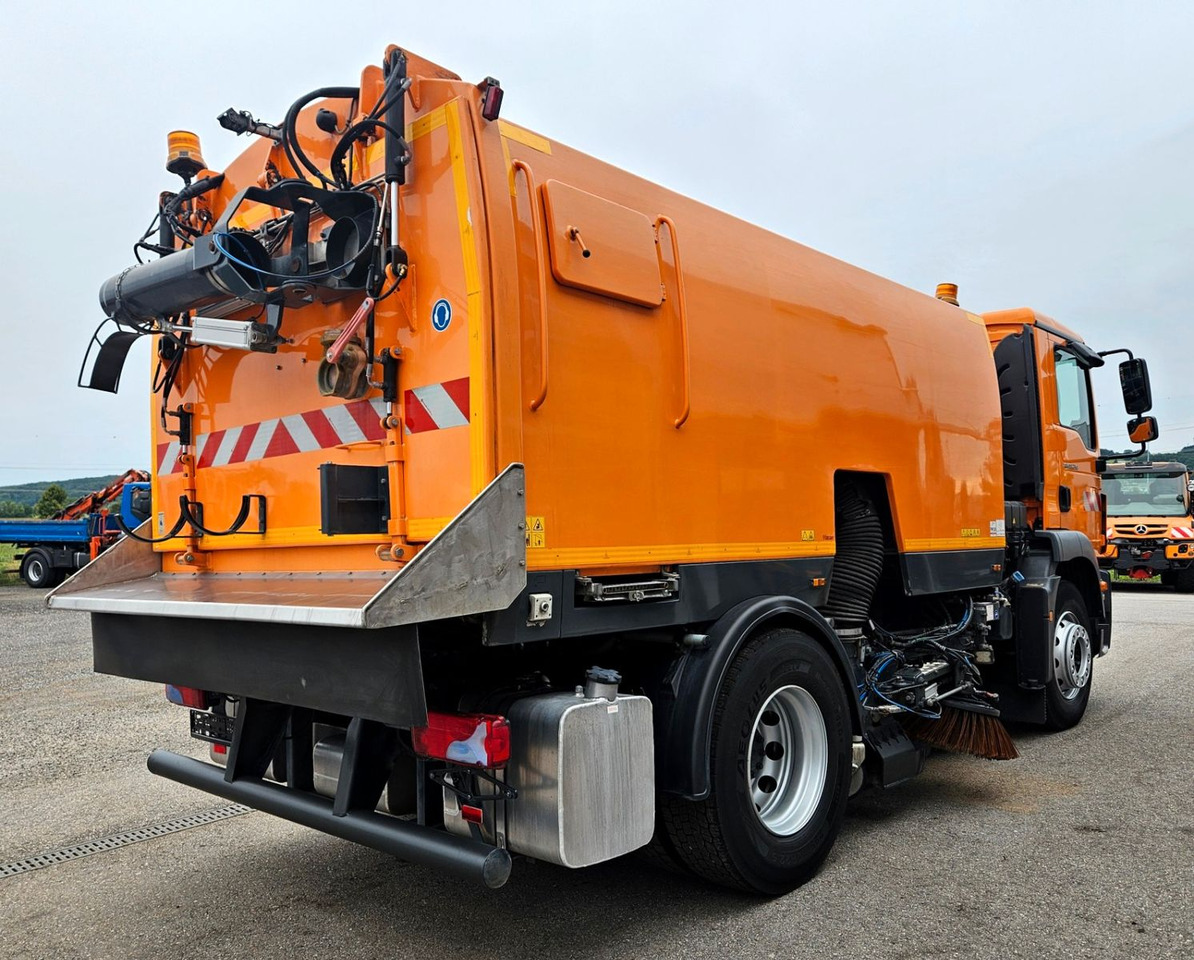 MAN TGM 18.250 Euro6 BROCK SL200 L+R Aufbaumotor - Veegwagen: afbeelding 5 MAN TGM 18.250 Euro6 BROCK SL200 L+R Aufbaumotor - Veegwagen: afbeelding 5