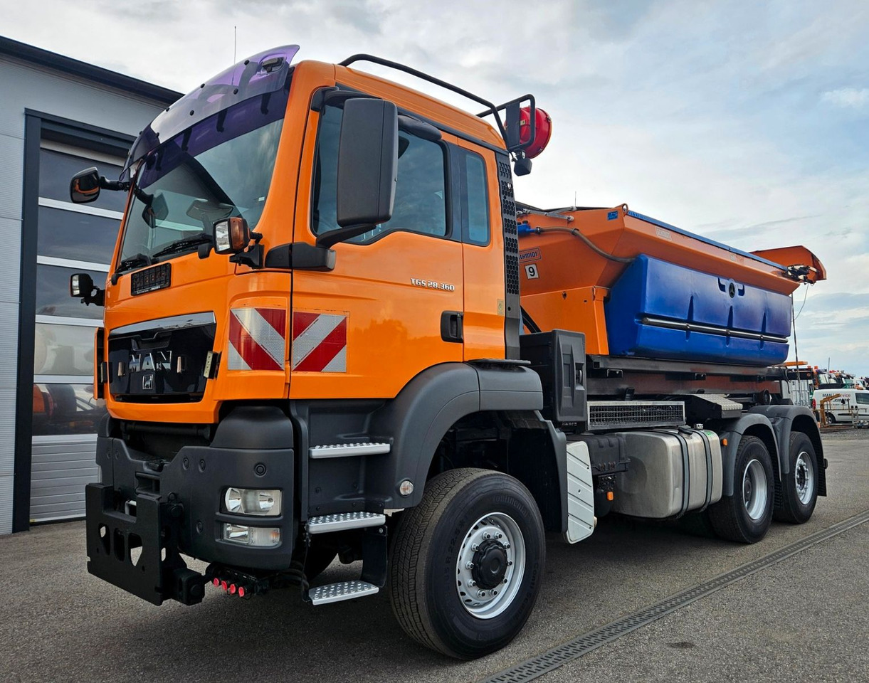 MAN TGS 28.360 6x4-4 BL EEV Winterdienst Streuer - Haakarmsysteem vrachtwagen: afbeelding 1 MAN TGS 28.360 6x4-4 BL EEV Winterdienst Streuer - Haakarmsysteem vrachtwagen: afbeelding 1