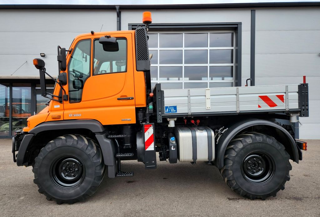 Unimog U300 Agrar Euro5 Hydrostat Variopilot Unimog U300 Agrar Euro5 Hydrostat Variopilot - Kipper vrachtwagen: afbeelding 2 Unimog U300 Agrar Euro5 Hydrostat Variopilot Unimog U300 Agrar Euro5 Hydrostat Variopilot - Kipper vrachtwagen: afbeelding 2