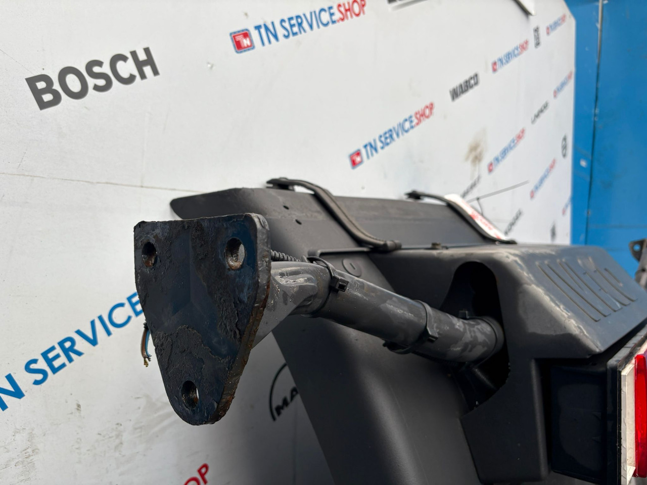 Paraurti posteriore Iveco - Bumper voor Vrachtwagen: afbeelding 3 Paraurti posteriore Iveco - Bumper voor Vrachtwagen: afbeelding 3