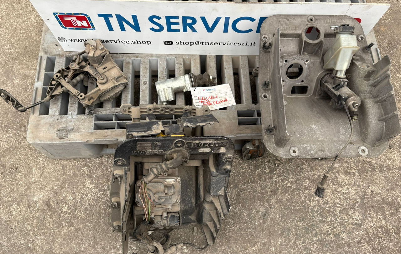 Supporto pedale Frizione IVECO - Pedaal voor Vrachtwagen: afbeelding 1 Supporto pedale Frizione IVECO - Pedaal voor Vrachtwagen: afbeelding 1