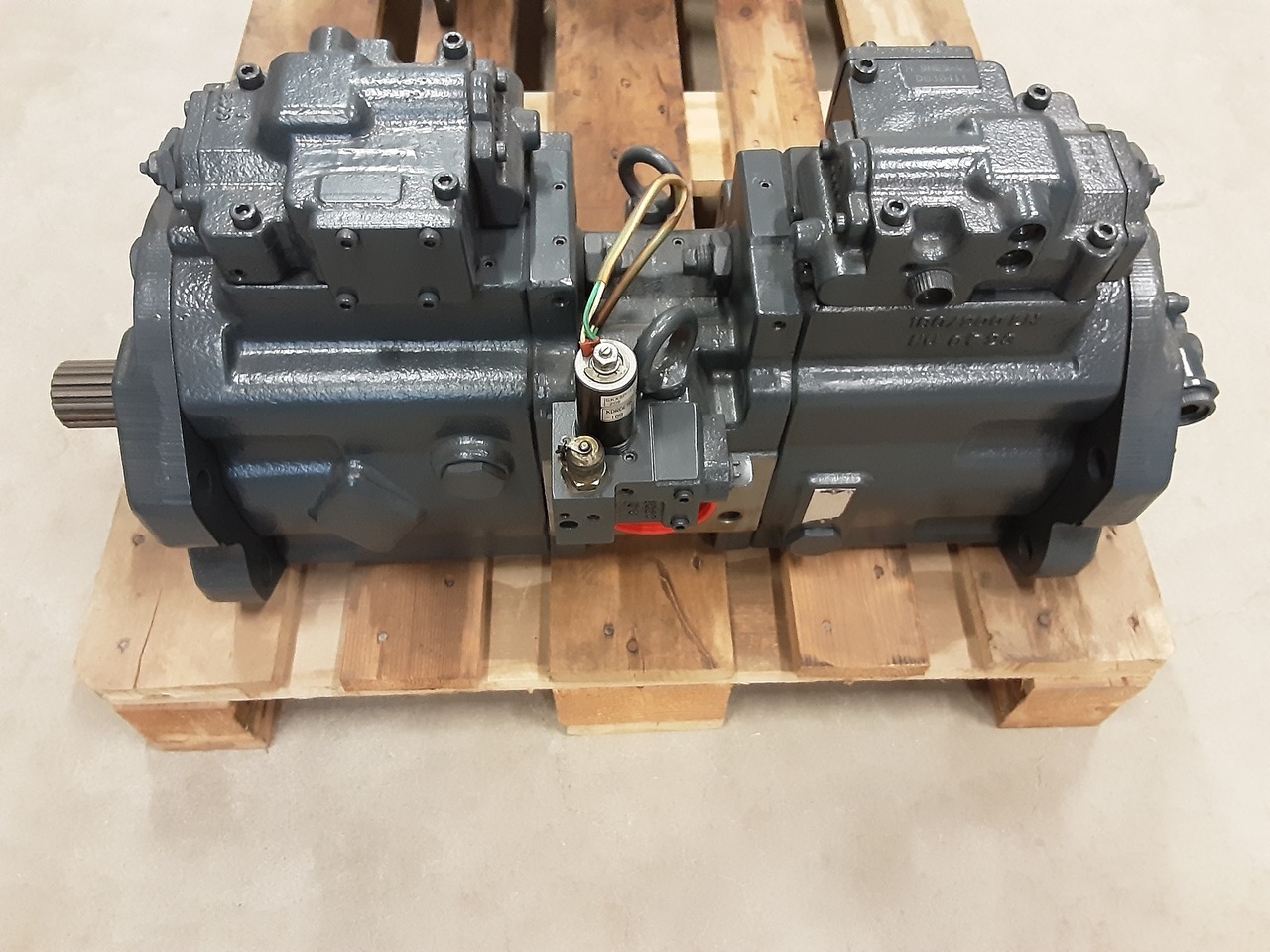 Kawasaki K3V140DT-151R-9NE9-AHV - Hydraulische pomp voor Graafmachine: afbeelding 1 Kawasaki K3V140DT-151R-9NE9-AHV - Hydraulische pomp voor Graafmachine: afbeelding 1