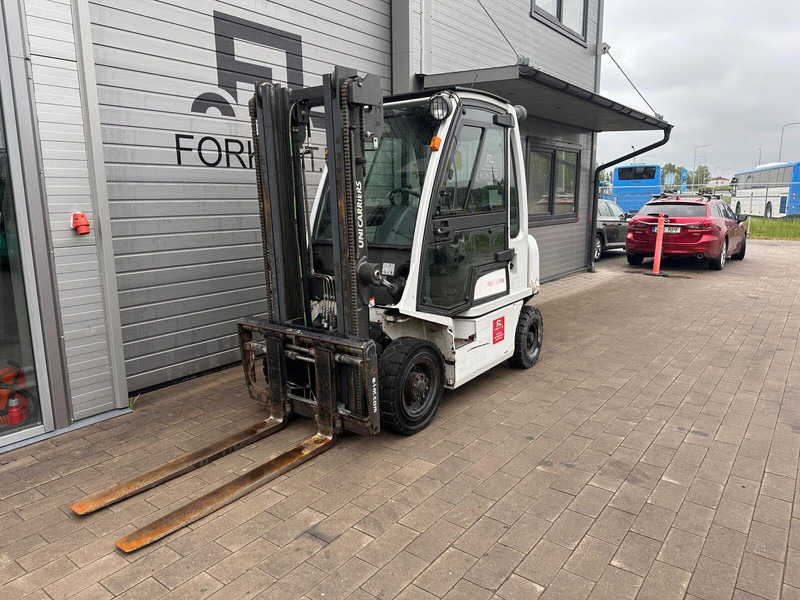 Nissan Y1D2A20Q - Diesel heftruck: afbeelding 1 Nissan Y1D2A20Q - Diesel heftruck: afbeelding 1