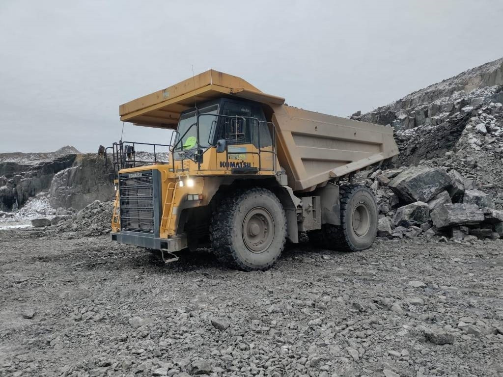 Komatsu HD605-7 - Zelfrijdende kiepwagen: afbeelding 2 Komatsu HD605-7 - Zelfrijdende kiepwagen: afbeelding 2