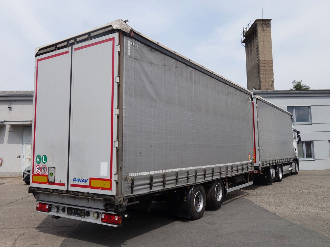 Renault T520 6x2 + trailer, 120m3, 2x Liftachse - Schuifzeilen vrachtwagen: afbeelding 4 Renault T520 6x2 + trailer, 120m3, 2x Liftachse - Schuifzeilen vrachtwagen: afbeelding 4