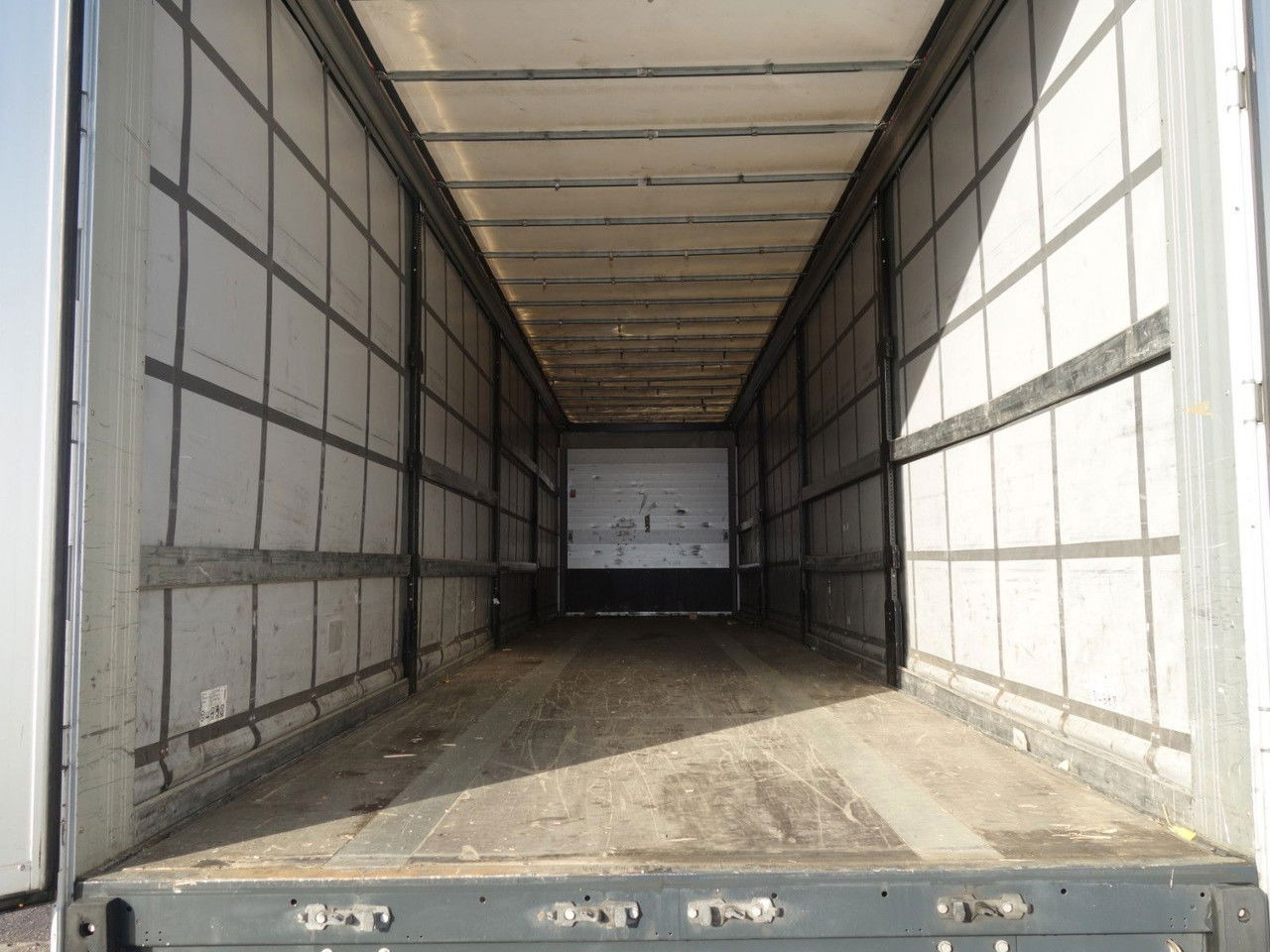 Leasing Schwarzmüller SPA 3/E Standard, 1 Achse, SAF SPA 3/E Standard, 1 Achse, SAF Schwarzmüller SPA 3/E Standard, 1 Achse, SAF SPA 3/E Standard, 1 Achse, SAF: afbeelding 6 Leasing Schwarzmüller SPA 3/E Standard, 1 Achse, SAF SPA 3/E Standard, 1 Achse, SAF Schwarzmüller SPA 3/E Standard, 1 Achse, SAF SPA 3/E Standard, 1 Achse, SAF: afbeelding 6