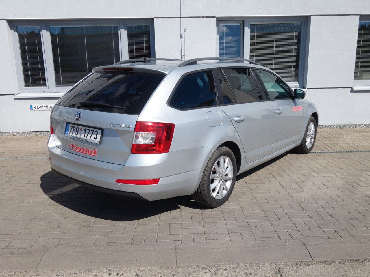 Škoda Octavia Combi Ambition 1,6 TDI, DSG, Navi, Clima - Stationwagen: afbeelding 5 Škoda Octavia Combi Ambition 1,6 TDI, DSG, Navi, Clima - Stationwagen: afbeelding 5
