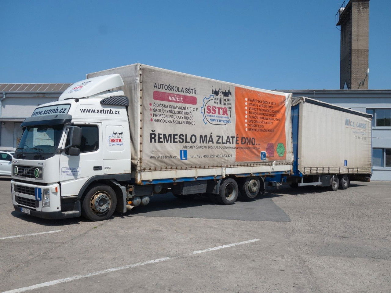 Volvo FM 380 6x2 + Panav Anhänger - Schuifzeilen vrachtwagen: afbeelding 2 Volvo FM 380 6x2 + Panav Anhänger - Schuifzeilen vrachtwagen: afbeelding 2