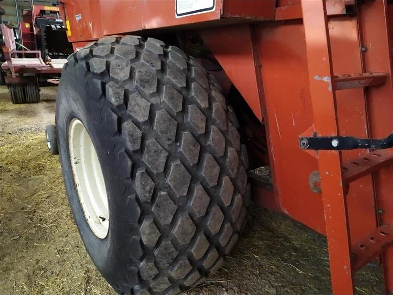 Hesston 4900 - Vierkante balenpers: afbeelding 5 Hesston 4900 - Vierkante balenpers: afbeelding 5