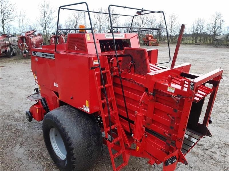 Massey Ferguson 190 - Vierkante balenpers: afbeelding 3 Massey Ferguson 190 - Vierkante balenpers: afbeelding 3