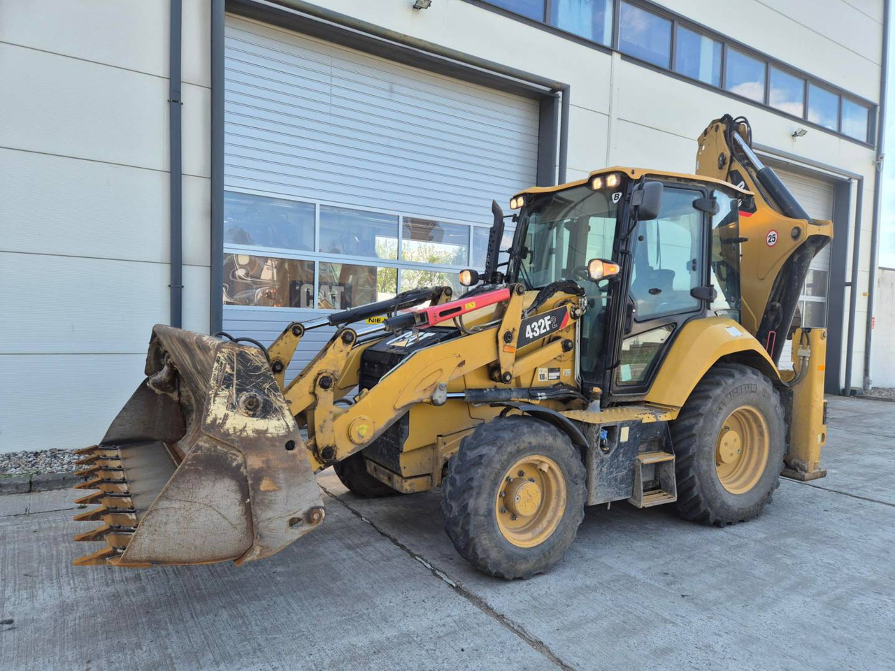 CAT 432F2 - Graaflaadmachine: afbeelding 1 CAT 432F2 - Graaflaadmachine: afbeelding 1