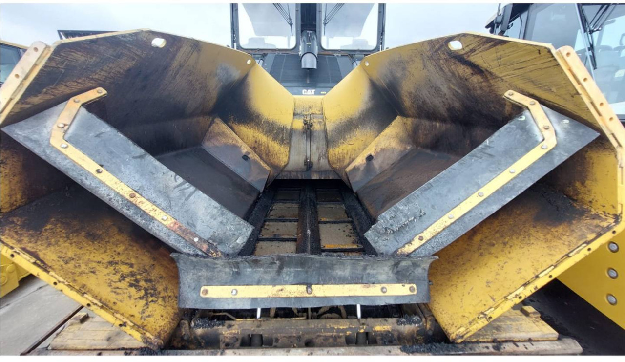 CAT AP655F - Asfaltafwerkmachine: afbeelding 4 CAT AP655F - Asfaltafwerkmachine: afbeelding 4