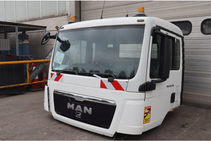 MAN F99L17 TGS - Cabine en interieur voor Vrachtwagen: afbeelding 2 MAN F99L17 TGS - Cabine en interieur voor Vrachtwagen: afbeelding 2