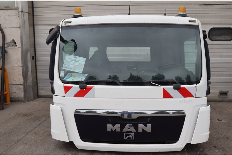 MAN F99L17 TGS - Cabine en interieur voor Vrachtwagen: afbeelding 1 MAN F99L17 TGS - Cabine en interieur voor Vrachtwagen: afbeelding 1