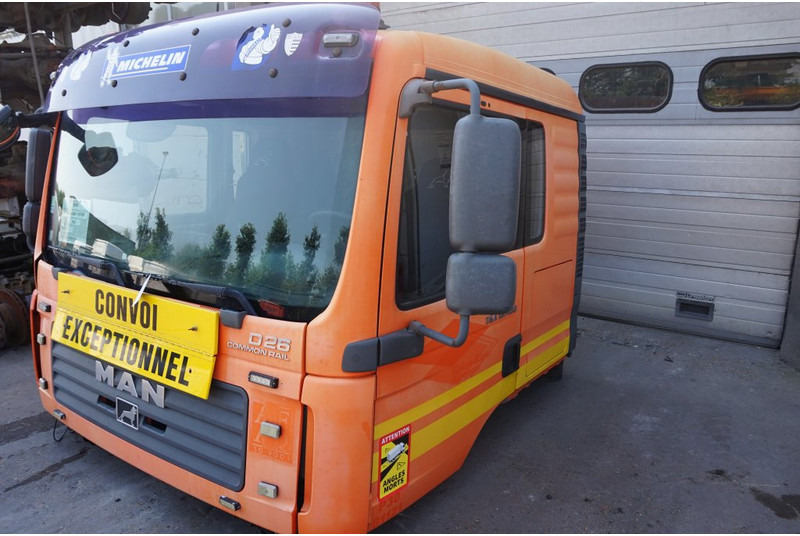 MAN F99L34 TGA - Cabine en interieur voor Vrachtwagen: afbeelding 2 MAN F99L34 TGA - Cabine en interieur voor Vrachtwagen: afbeelding 2