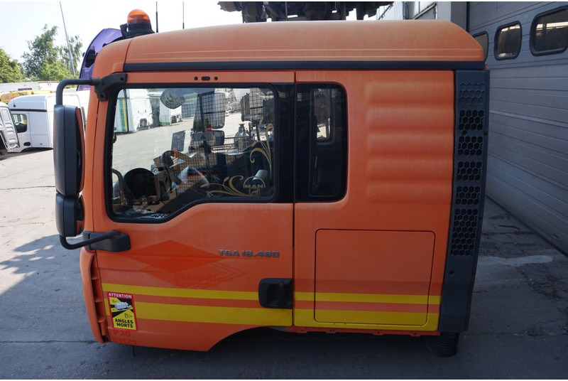 MAN F99L34 TGA - Cabine en interieur voor Vrachtwagen: afbeelding 5 MAN F99L34 TGA - Cabine en interieur voor Vrachtwagen: afbeelding 5