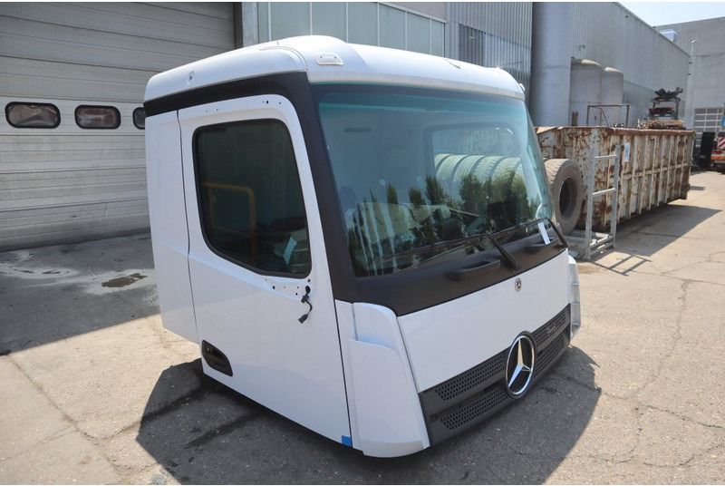 Mercedes-Benz AROCS M-CAB CLASSICSPACE 2.3M - Cabine en interieur voor Vrachtwagen: afbeelding 4 Mercedes-Benz AROCS M-CAB CLASSICSPACE 2.3M - Cabine en interieur voor Vrachtwagen: afbeelding 4