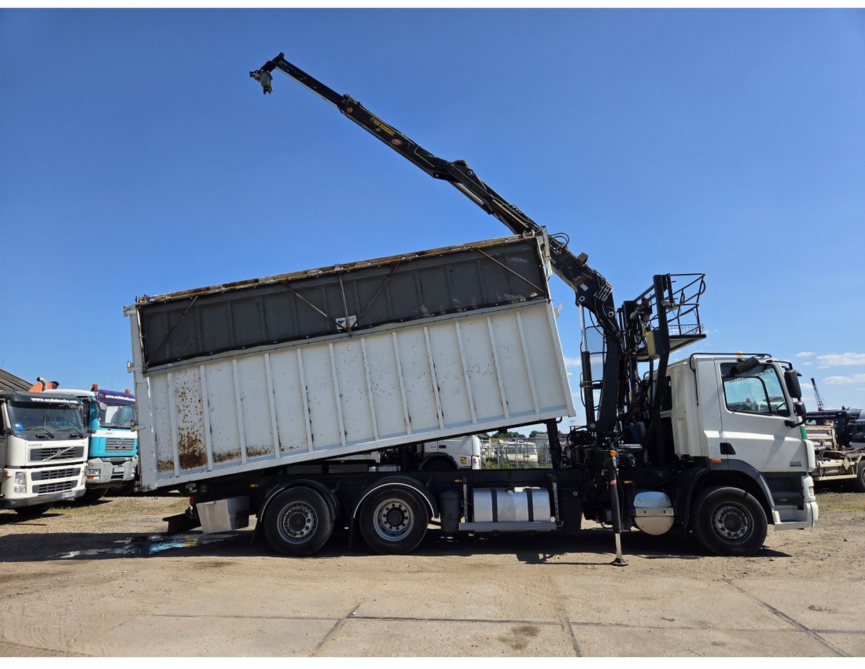 DAF CF85.410 6x2 steering axle lenk Tipper Crane HIAB J1320Z - Kipper vrachtwagen, Kraanwagen: afbeelding 4 DAF CF85.410 6x2 steering axle lenk Tipper Crane HIAB J1320Z - Kipper vrachtwagen, Kraanwagen: afbeelding 4