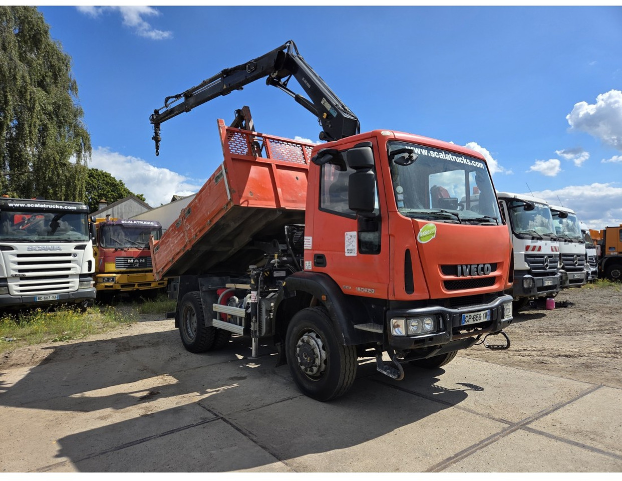 IVECO EUROCARGO 150E28 4X4 TIPPER CRANE HIAB 099 ES-2 - Kipper vrachtwagen, Kraanwagen: afbeelding 2 IVECO EUROCARGO 150E28 4X4 TIPPER CRANE HIAB 099 ES-2 - Kipper vrachtwagen, Kraanwagen: afbeelding 2