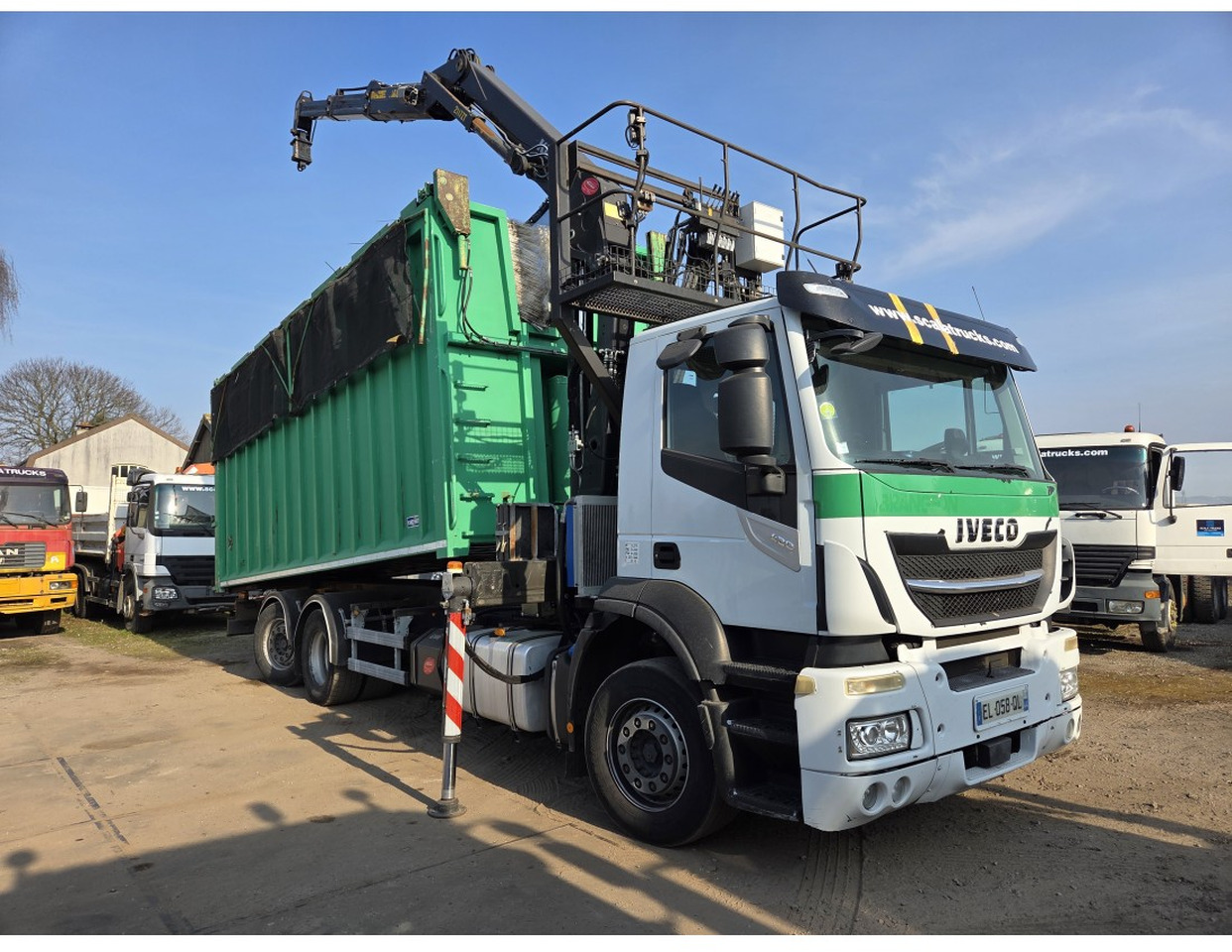 IVECO STRALIS 420 6X2 TIPPER CRANE KESLA 17 TON 2 EXT STEERING REAR AXLE - Kipper vrachtwagen, Kraanwagen: afbeelding 2 IVECO STRALIS 420 6X2 TIPPER CRANE KESLA 17 TON 2 EXT STEERING REAR AXLE - Kipper vrachtwagen, Kraanwagen: afbeelding 2