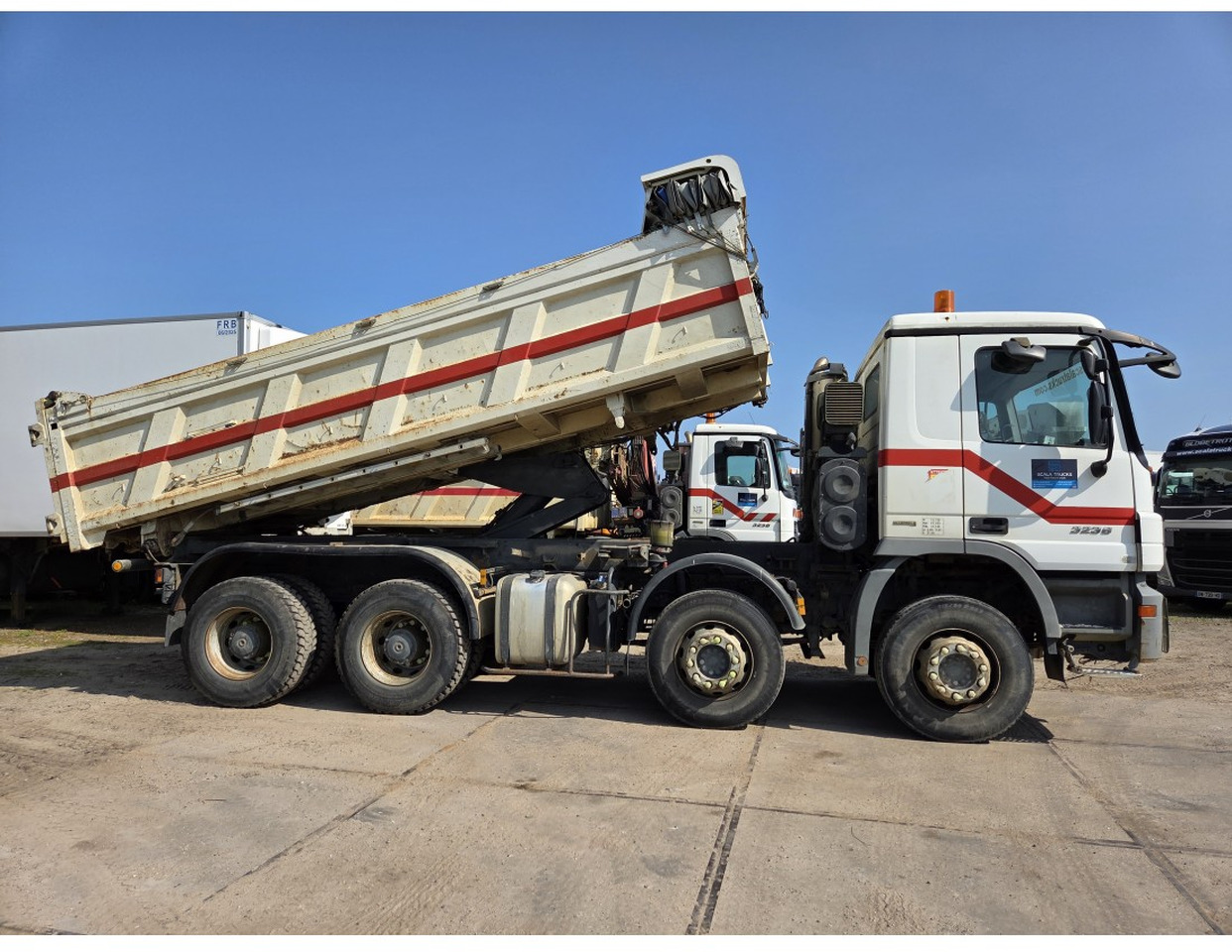 Mercedes Actros 3236 8x4 2-Side Tipper EPS Gearbox 3 Pedals - Kipper vrachtwagen: afbeelding 3 Mercedes Actros 3236 8x4 2-Side Tipper EPS Gearbox 3 Pedals - Kipper vrachtwagen: afbeelding 3