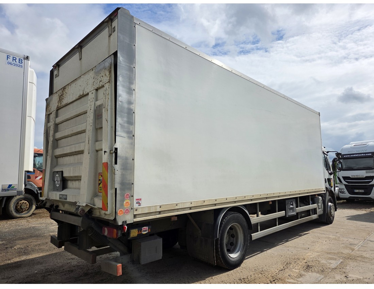 Renault D 280 4X2 Box truck Spring Air suspension Loading Lift Dhollandia - Bakwagen: afbeelding 2 Renault D 280 4X2 Box truck Spring Air suspension Loading Lift Dhollandia - Bakwagen: afbeelding 2