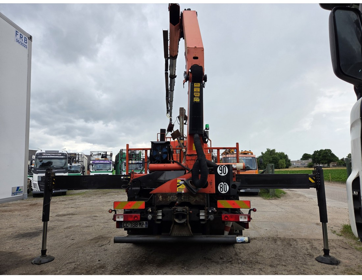 Vrachtwagen met open laadbak, Kraanwagen Renault Kerax 430 8X4 Flatbed Crane Palfinger PK26002EH 26 ton 5 Extensions *Retarder: afbeelding 6