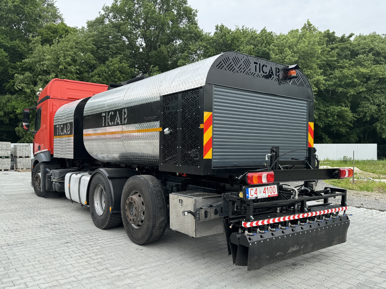TICAB Asphalt Distributor, 8000 L, Аutonomous Asphalt Sprayer, Manufacturer - Betonpomp: afbeelding 1 TICAB Asphalt Distributor, 8000 L, Аutonomous Asphalt Sprayer, Manufacturer - Betonpomp: afbeelding 1