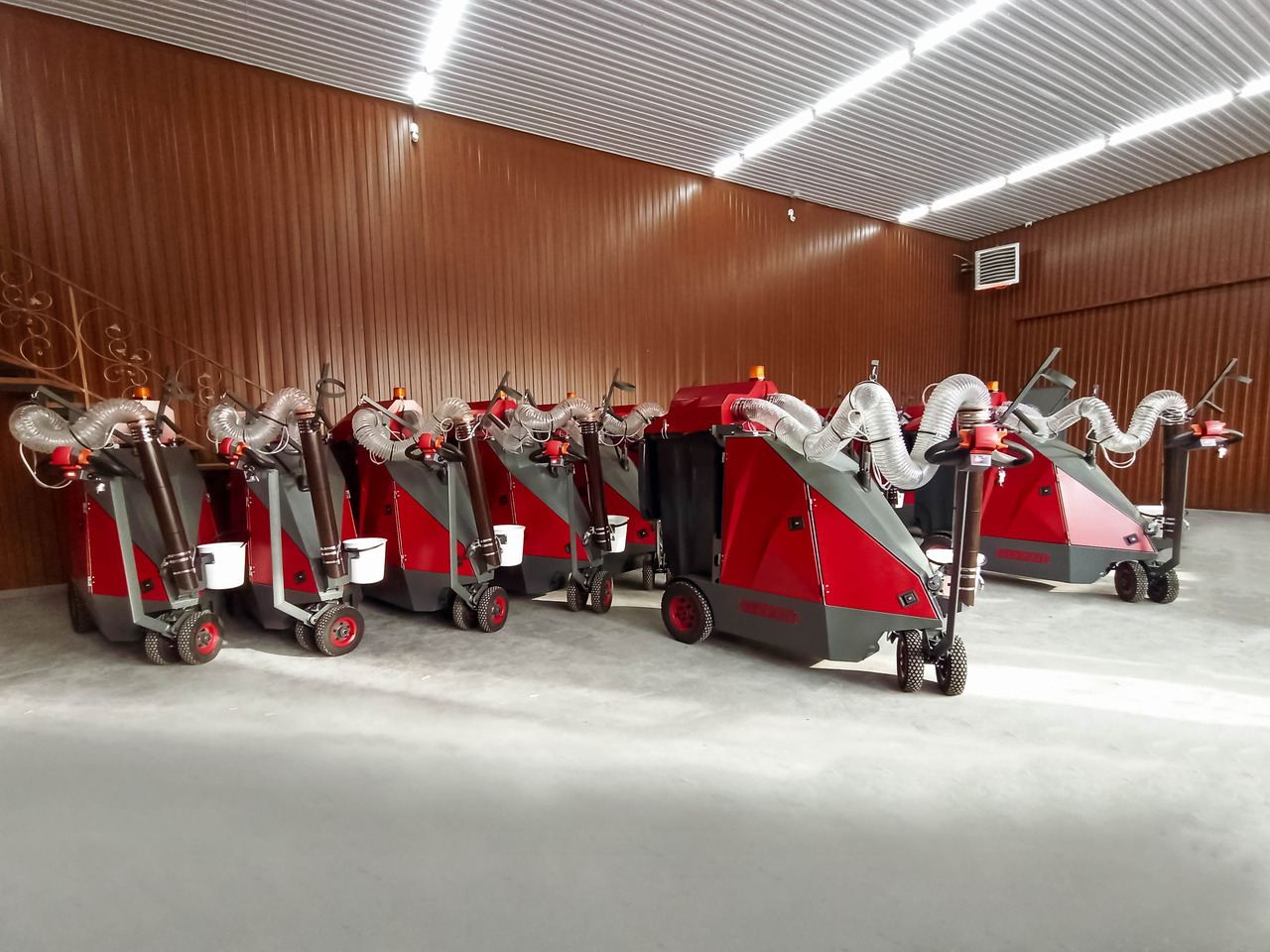 ТІСАВ Street Vacuum Cleaner, Outdoor Vacuum Sweeper, Manufacturer, City Ant - Industriële stofzuiger: afbeelding 2 ТІСАВ Street Vacuum Cleaner, Outdoor Vacuum Sweeper, Manufacturer, City Ant - Industriële stofzuiger: afbeelding 2