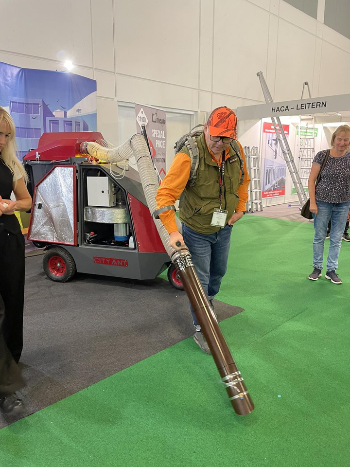 ТІСАВ Street Vacuum Cleaner, Outdoor Vacuum Sweeper, Manufacturer, City Ant - Industriële stofzuiger: afbeelding 5 ТІСАВ Street Vacuum Cleaner, Outdoor Vacuum Sweeper, Manufacturer, City Ant - Industriële stofzuiger: afbeelding 5