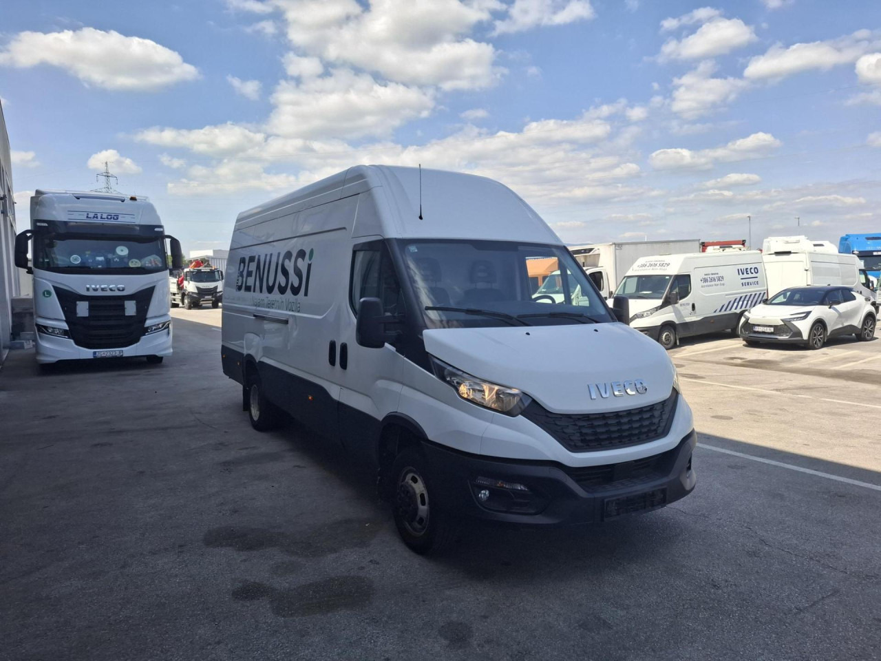IVECO Daily 35C18H V - Personenvervoer: afbeelding 2 IVECO Daily 35C18H V - Personenvervoer: afbeelding 2