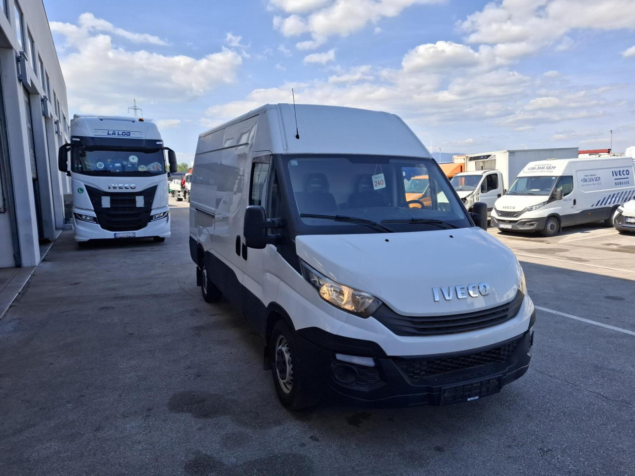 IVECO Daily 35S14V - Personenvervoer: afbeelding 2 IVECO Daily 35S14V - Personenvervoer: afbeelding 2