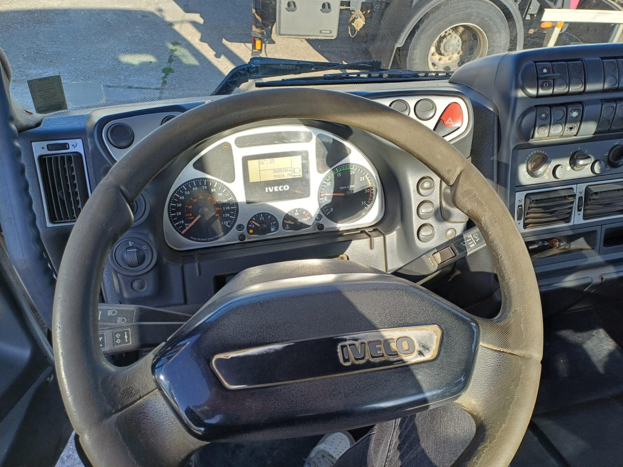 IVECO Daily Eurocargo ML180E28/P - Kipper vrachtwagen: afbeelding 4 IVECO Daily Eurocargo ML180E28/P - Kipper vrachtwagen: afbeelding 4