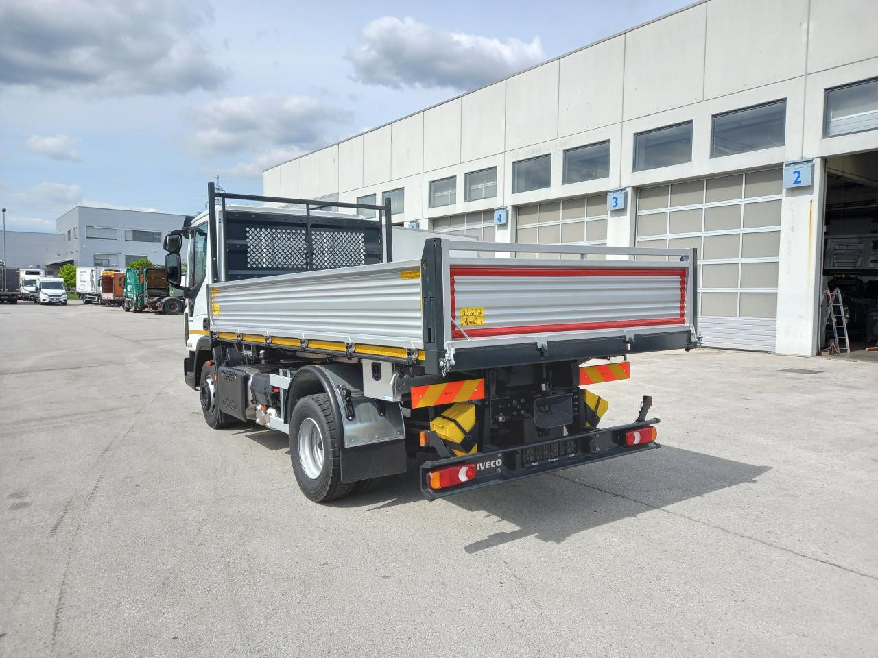 IVECO Eurocargo ML120EL25 - Kipper vrachtwagen: afbeelding 3 IVECO Eurocargo ML120EL25 - Kipper vrachtwagen: afbeelding 3