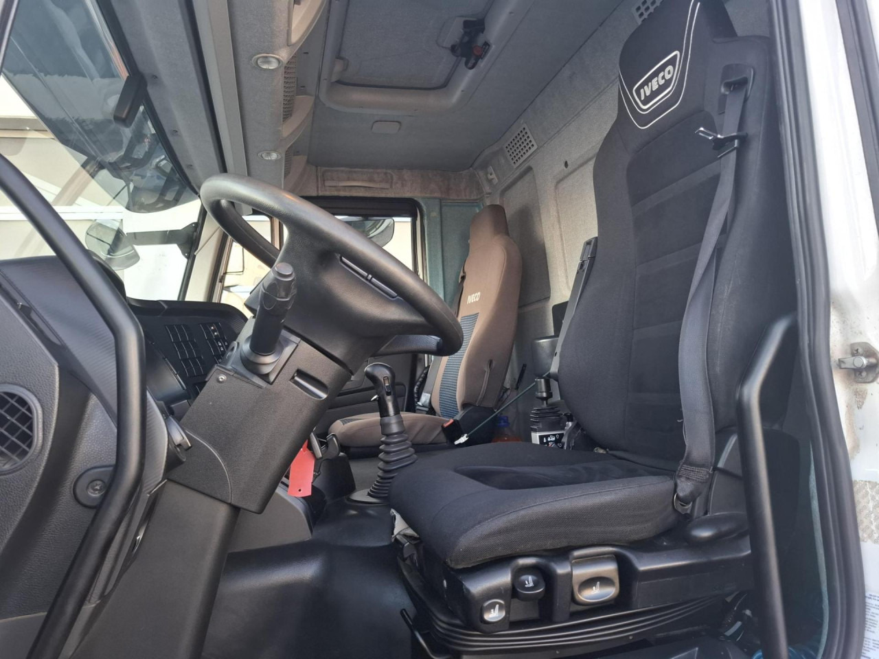 IVECO Trakker AD410T50 - Kipper vrachtwagen: afbeelding 2 IVECO Trakker AD410T50 - Kipper vrachtwagen: afbeelding 2