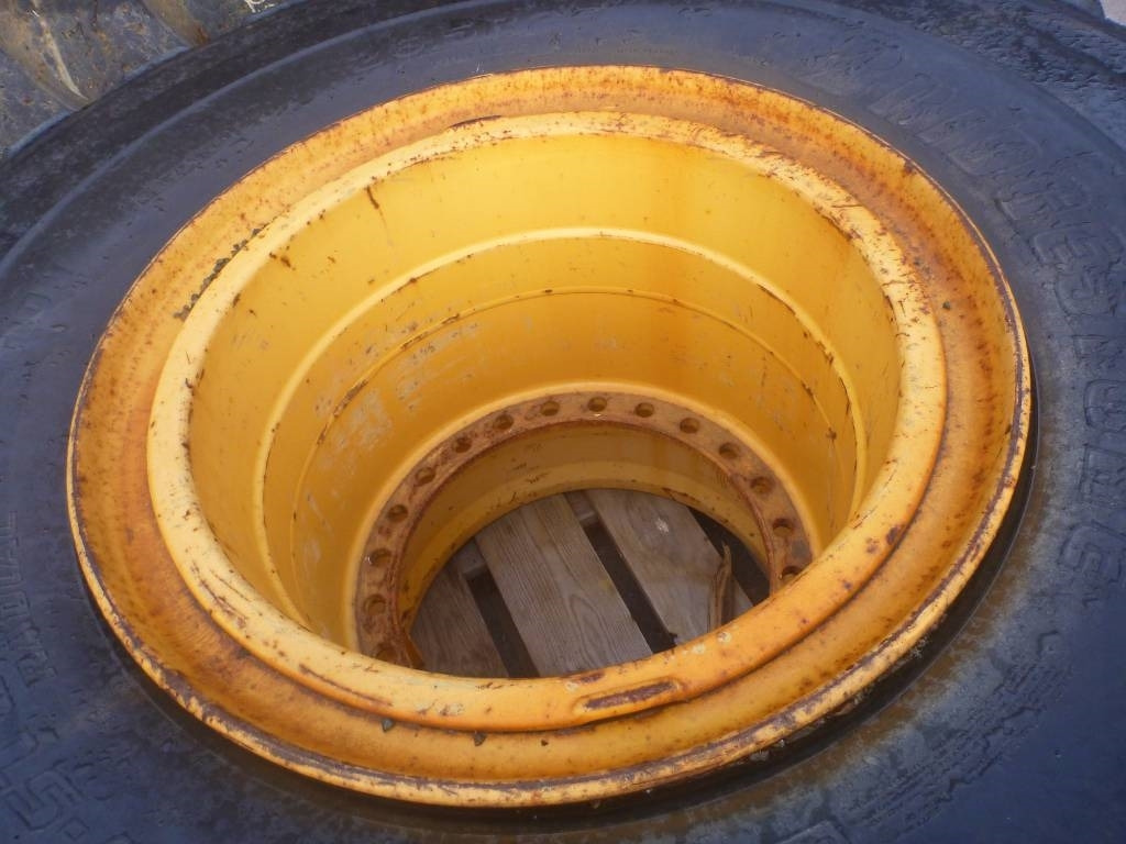 Volvo Hjul, Bridgestone 26.5R25 1st - As en onderdelen voor Bouwmachine: afbeelding 4 Volvo Hjul, Bridgestone 26.5R25 1st - As en onderdelen voor Bouwmachine: afbeelding 4