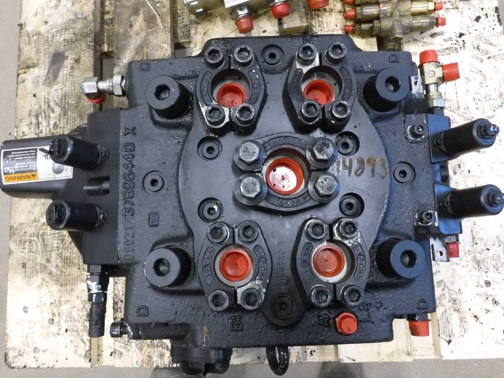 Volvo L180 HL Ventilpaket, 15015928 - Hydraulica voor Bouwmachine: afbeelding 2 Volvo L180 HL Ventilpaket, 15015928 - Hydraulica voor Bouwmachine: afbeelding 2